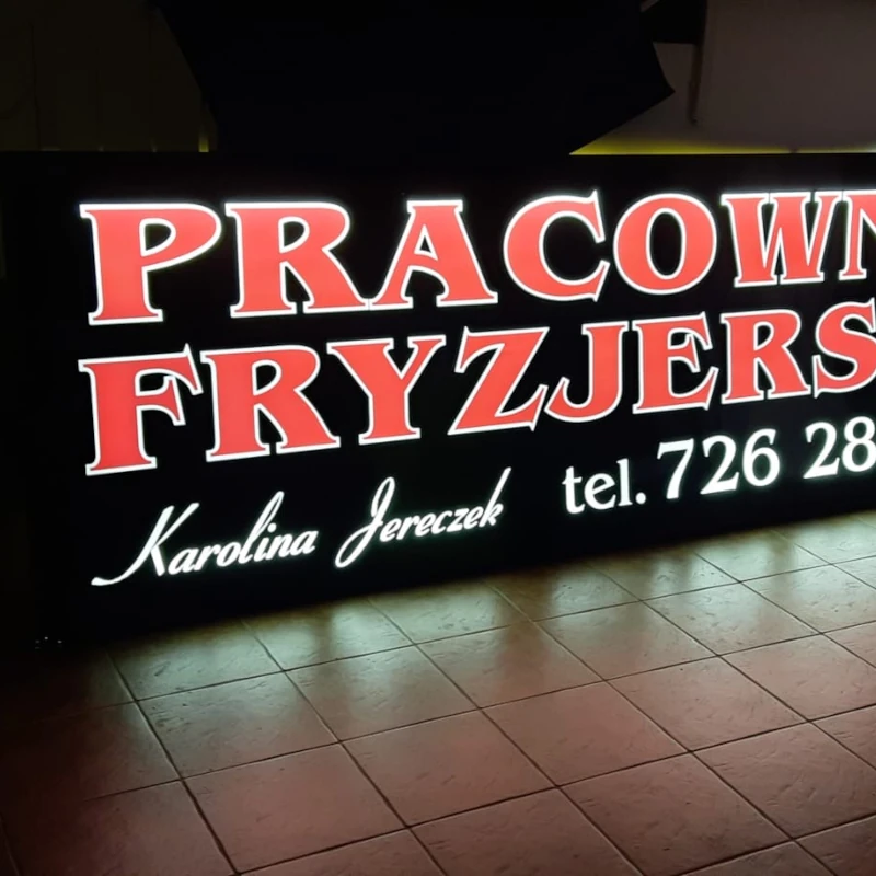 Kaseton świetlny LED z licem z pleksi - reklama świetlna